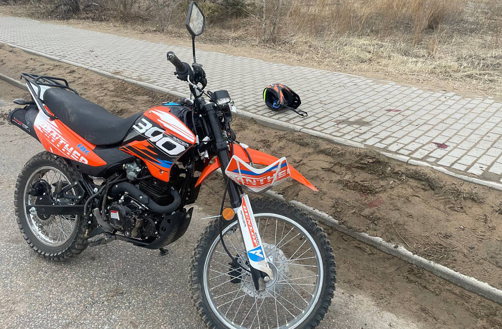 В Улан-Удэ мужчина на мотоцикле устроил себе ДТП. Прав у него не было В Улан-Удэ мужчина на мотоцикле устроил себе ДТП. Прав у него не было