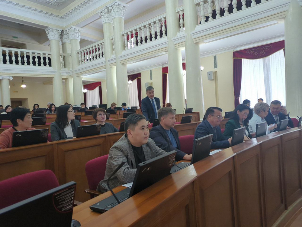 В Народном Хурале Бурятии стало одним депутатом меньше В Народном Хурале Бурятии стало одним депутатом меньше