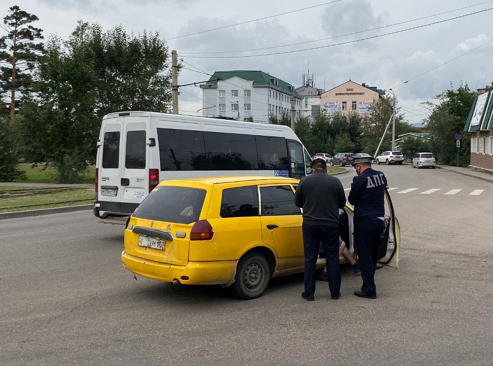 В Бурятии ловят таксистов-нарушителей В Бурятии ловят таксистов-нарушителей