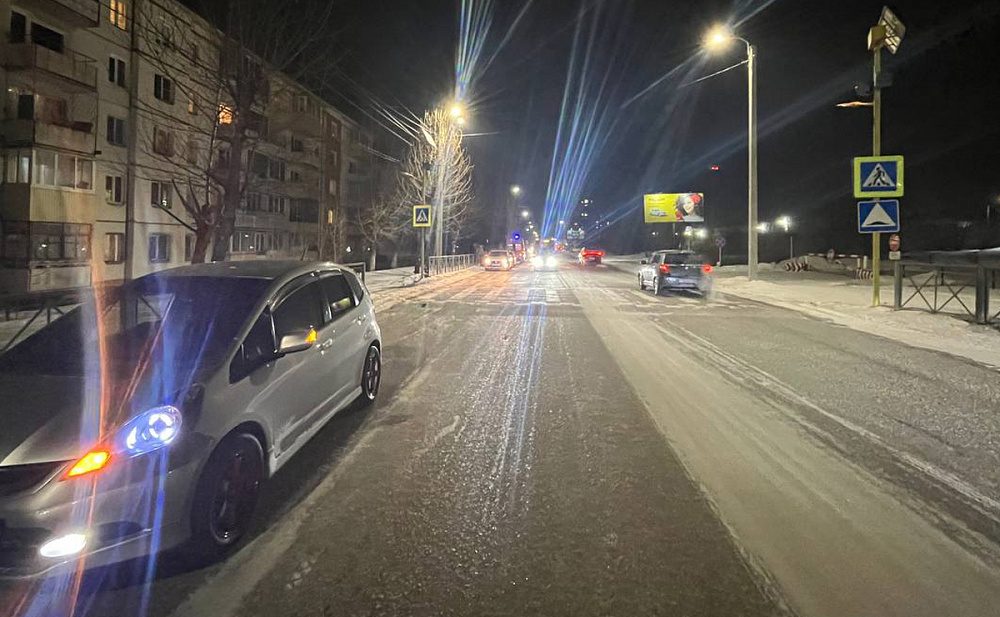 В Улан-Удэ на "зебре" сбили двух подростков В Улан-Удэ на "зебре" сбили двух подростков