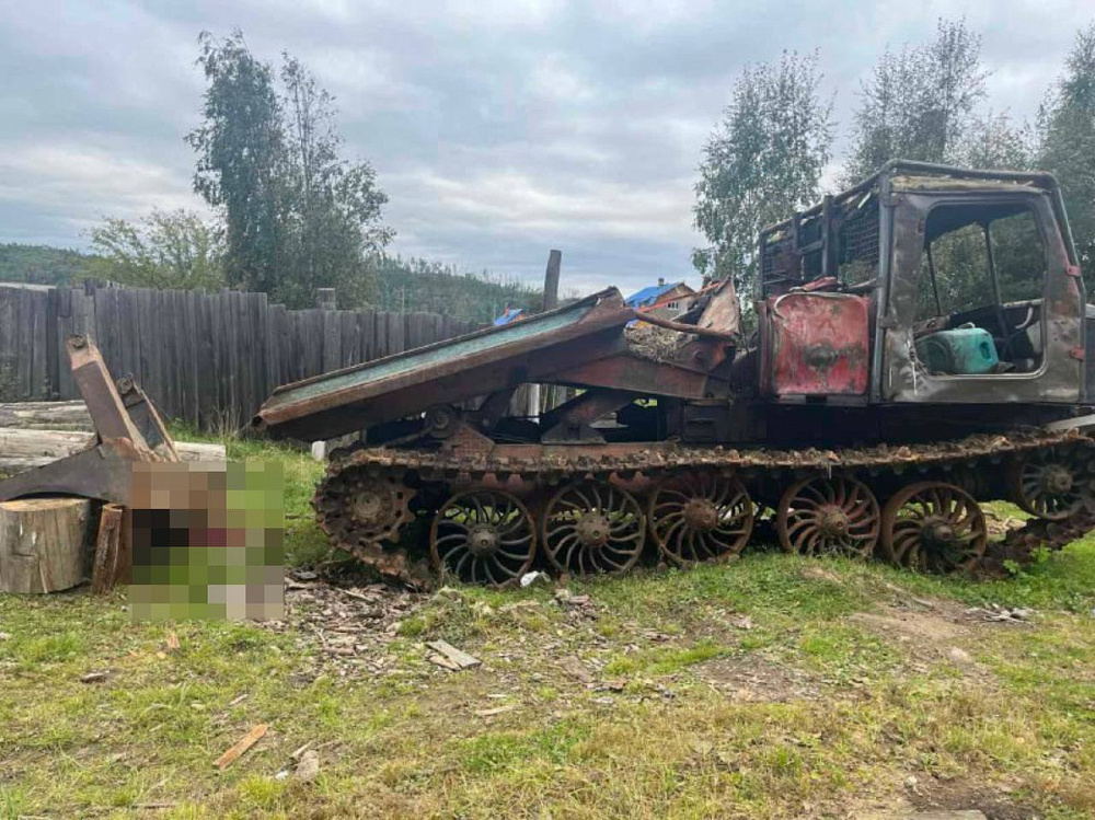 В Бурятии девочку насмерть придавило отвалом трактора В Бурятии девочку насмерть придавило отвалом трактора