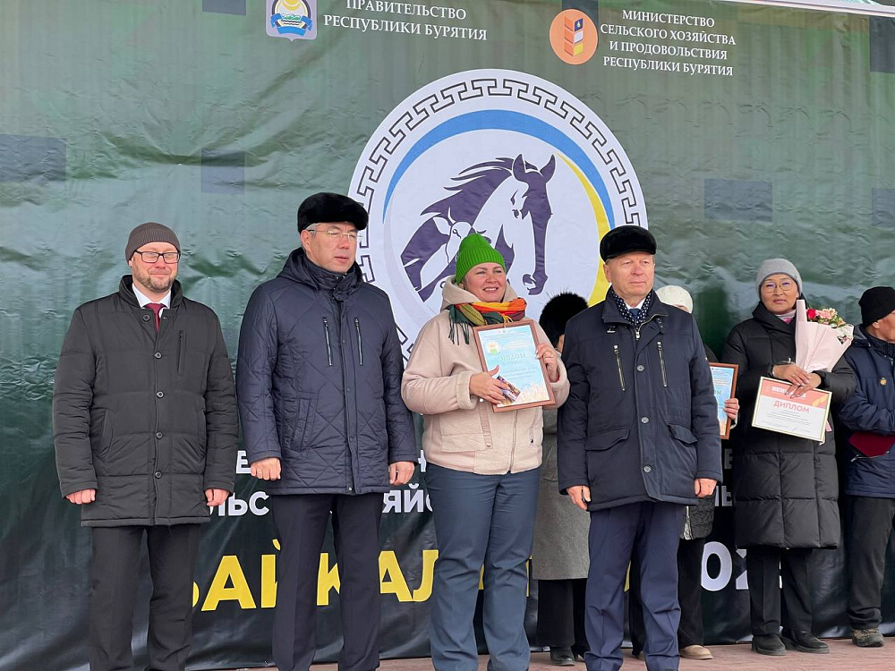 Ученики агрокласса из Закаменского района Бурятии выиграли минитрактор Ученики агрокласса из Закаменского района Бурятии выиграли минитрактор
