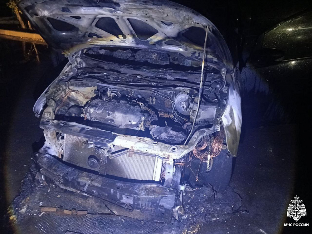 В Улан-Удэ ночью сгорел автомобиль В Улан-Удэ ночью сгорел автомобиль