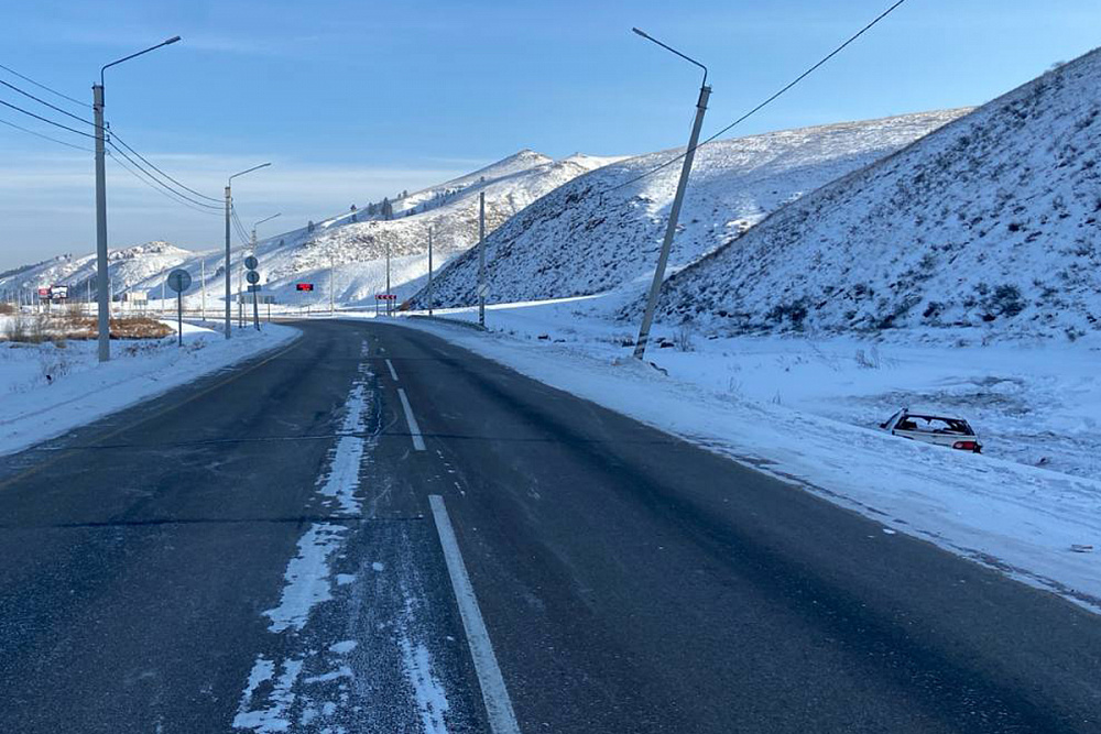 В Бурятии перевернулась «Тойота» В Бурятии перевернулась «Тойота»