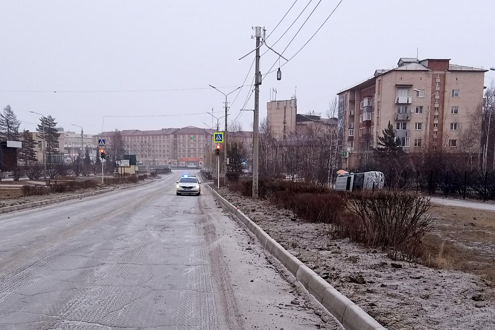 На севере Бурятии перевернулся водитель «Крузака» На севере Бурятии перевернулся водитель «Крузака»