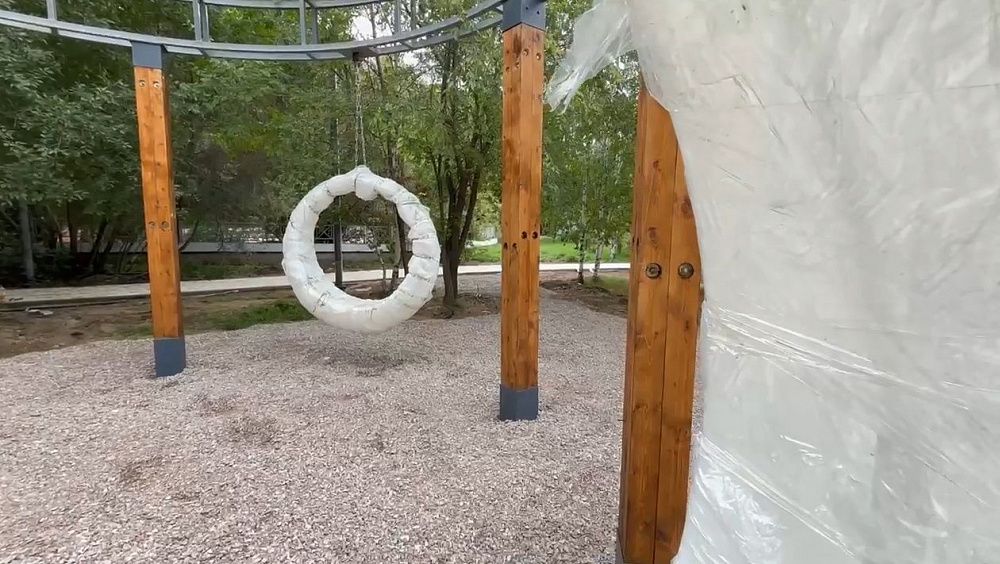 В Улан-Удэ впервые устанавливают световые качели В Улан-Удэ впервые устанавливают световые качели