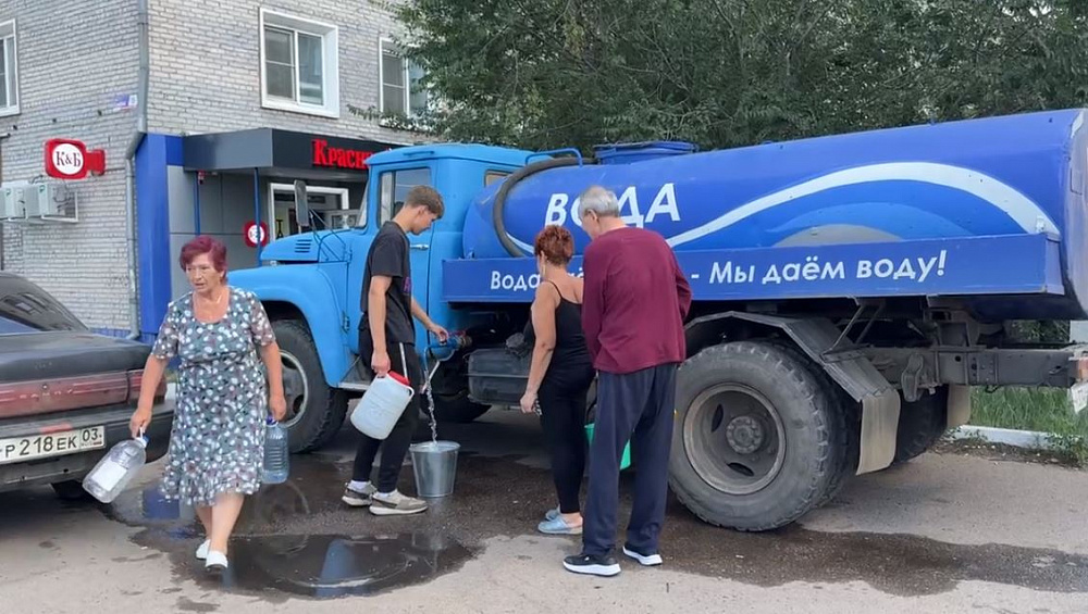 В микрорайоне Восточный из-за аварии отключили холодную воду