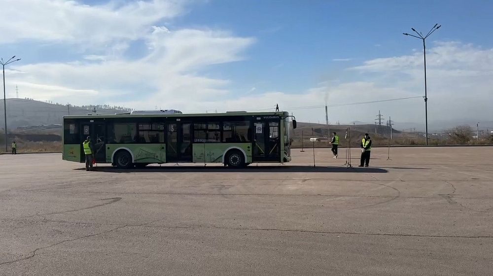 Вальс на колесах: в Улан-Удэ среди водителей автобусов прошел конкурс Вальс на колесах: в Улан-Удэ среди водителей автобусов прошел конкурс