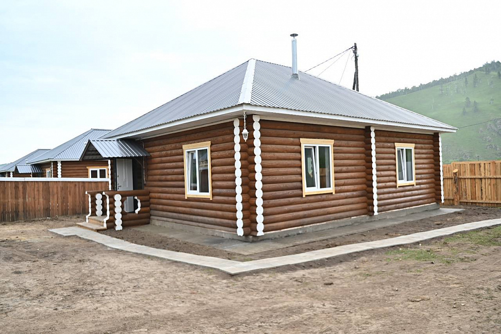 В Закаменском районе завершается строительство нового дома для ветеринарного специалиста