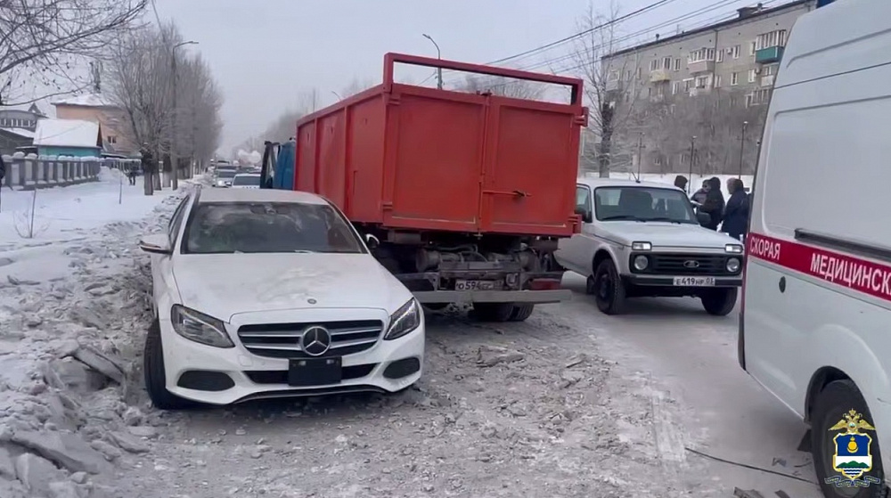 В Улан-Удэ в массовом ДТП пострадал человек В Улан-Удэ в массовом ДТП пострадал человек