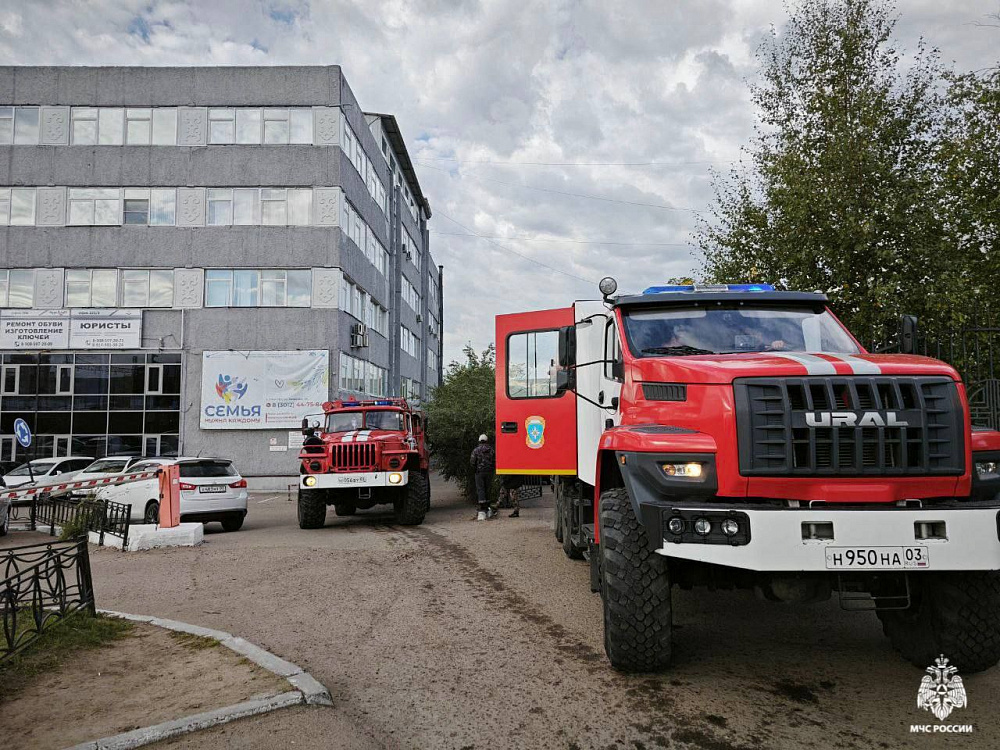 В Улан-Удэ из-за горящего масла эвакуировались 55 человек В Улан-Удэ из-за горящего масла эвакуировались 55 человек