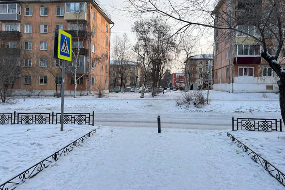 В Улан-Удэ школьница попала под колеса "Лексуса" В Улан-Удэ школьница попала под колеса "Лексуса"