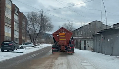 В Улан-Удэ усилили подсыпку улиц из-за гололёда