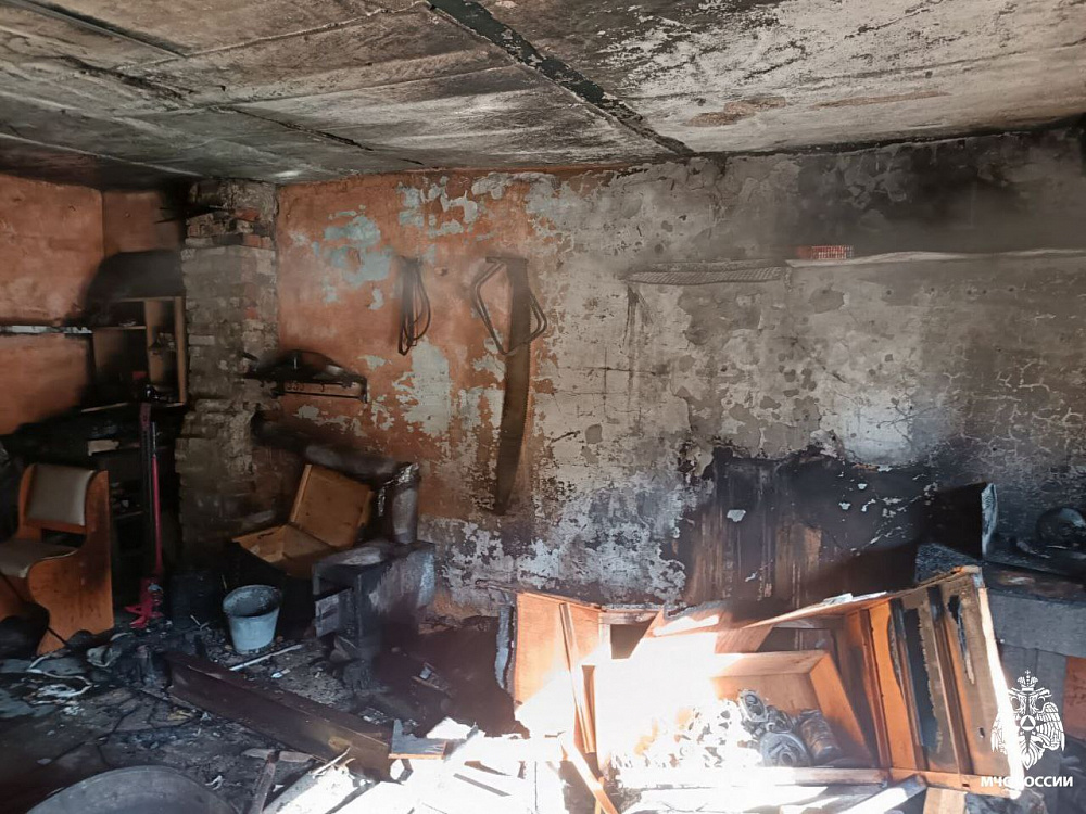 На пожаре в Улан-Удэ пожилой мужчина получил ожоги