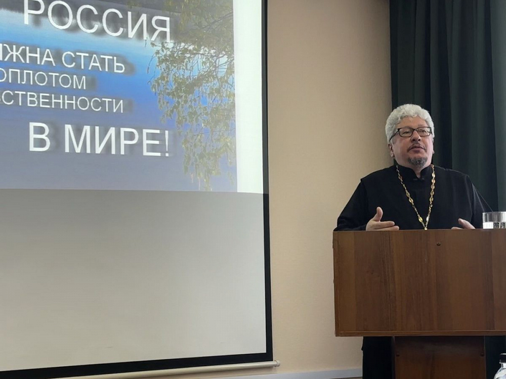 Священник провел в Минсельхозпроде Бурятии беседу о коррупции Священник провел в Минсельхозпроде Бурятии беседу о коррупции