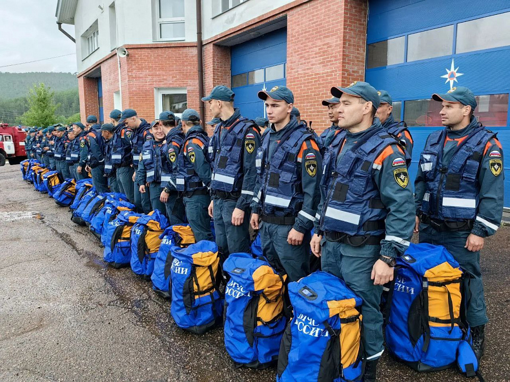 Глава Бурятии поздравил с Днем спасателя Глава Бурятии поздравил с Днем спасателя