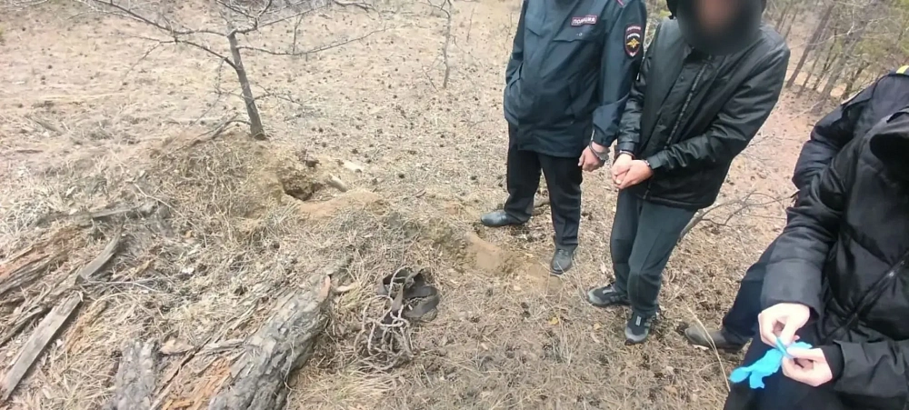 Житель Бурятии ударил кружкой одного собутыльника и застрелил второго Житель Бурятии ударил кружкой одного собутыльника и застрелил второго