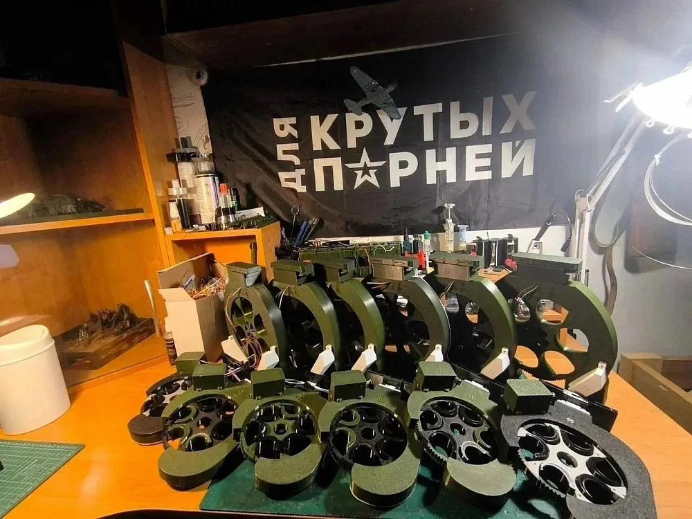 Житель Бурятии обеспечивает бойцов СВО деталями для дронов собственной разработки