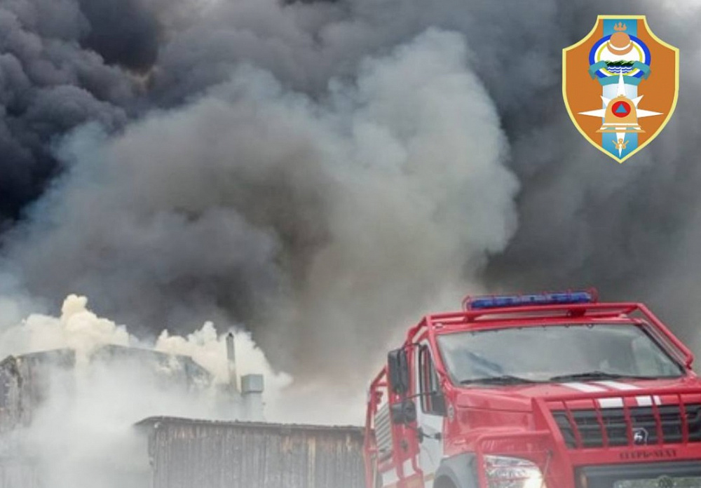 В Бурятии горела база по приему металлолома В Бурятии горела база по приему металлолома