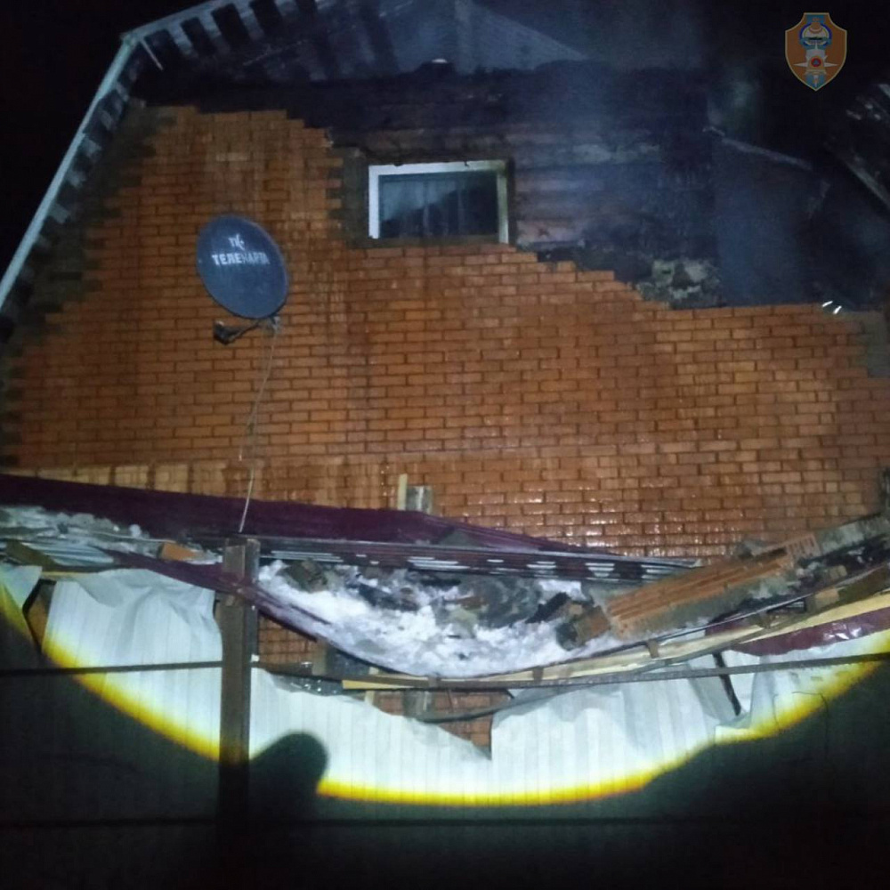 В Бурятии многодетная семья осталась без крова из-за пожара В Бурятии многодетная семья осталась без крова из-за пожара