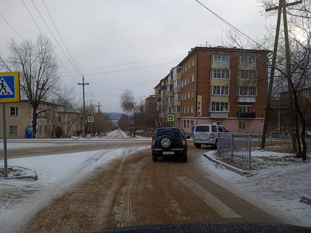 В Улан-Удэ коммунальщики борются со снегом В Улан-Удэ коммунальщики борются со снегом