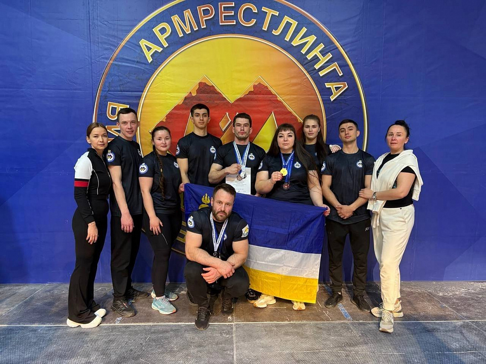 Бурятские спортсмены взяли 3 золота на чемпионате по армрестлингу