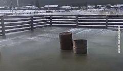 «Мы плывём и плывём». В Бурятии село топит налёдными водами