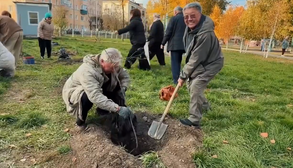 Аллею 360‑летия Улан‑Удэ высадили в сквере «Радуга» Аллею 360‑летия Улан‑Удэ высадили в сквере «Радуга»