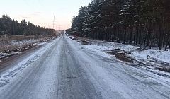 В Бурятии водитель «Тойоты» из-за гололеда врезался в дерево