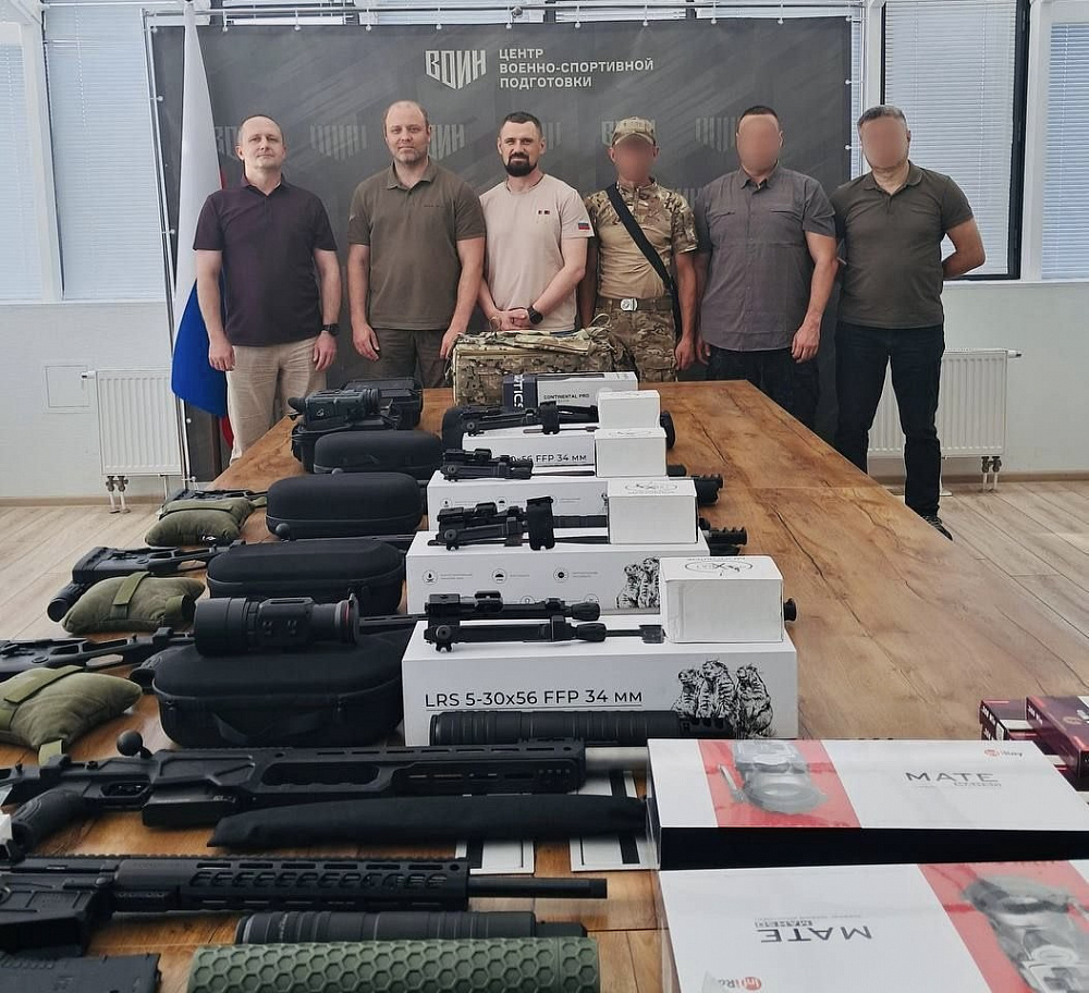 Центр «ВОИН» и Федерация боевого снайпинга России передали бойцам СВО современные винтовки Центр «ВОИН» и Федерация боевого снайпинга России передали бойцам СВО современные винтовки
