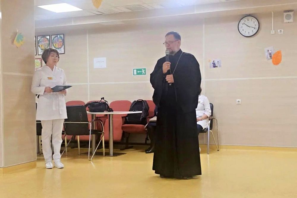 Поддержка и добрые пожелания: в Перинатальном центре Бурятии поздравили будущих мам Поддержка и добрые пожелания: в Перинатальном центре Бурятии поздравили будущих мам