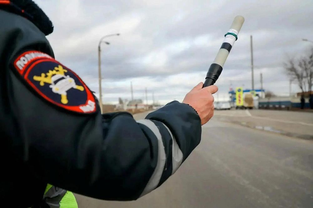 На дороге в Улан-Удэ опрокинулся внедорожник
