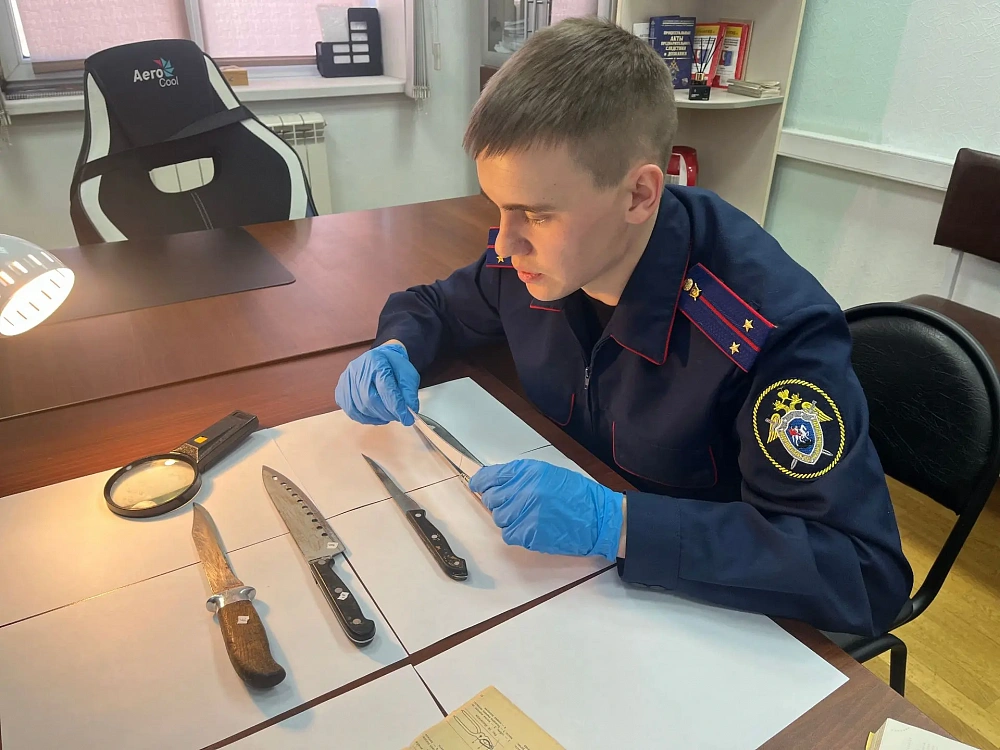 Житель Бурятии приревновал подругу и схватился за нож Житель Бурятии приревновал подругу и схватился за нож