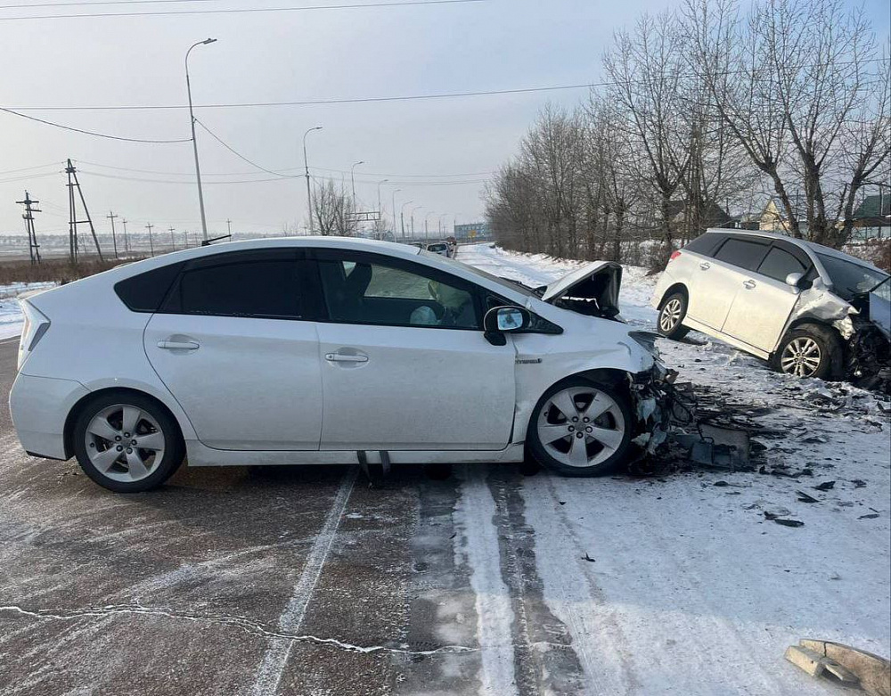 В Бурятии в массовом ДТП пострадал пешеход В Бурятии в массовом ДТП пострадал пешеход