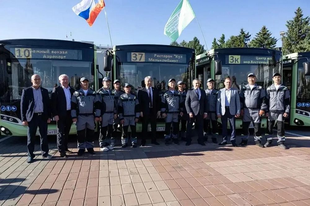 Мэр Улан-Удэ поздравил с Днем автомобилиста