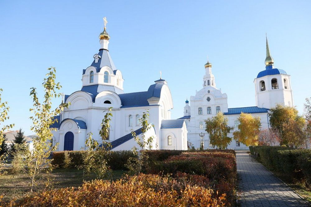 Одигитриевский собор в Улан-Удэ готовится к зимнему периоду Одигитриевский собор в Улан-Удэ готовится к зимнему периоду