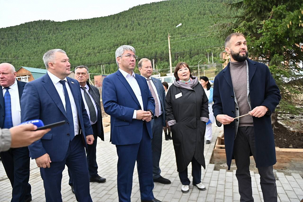 Глава Бурятии посетил северные поселки республики Глава Бурятии посетил северные поселки республики