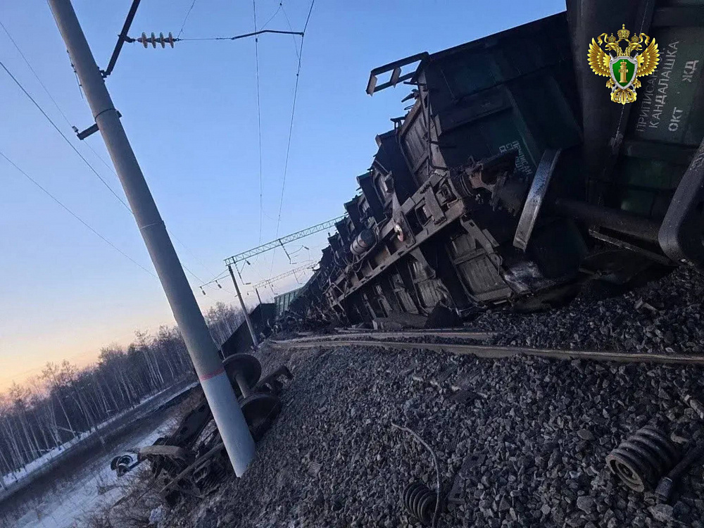 Больше 30 вагонов с углем сошли на перегоне Забайкальской железной дороги Больше 30 вагонов с углем сошли на перегоне Забайкальской железной дороги