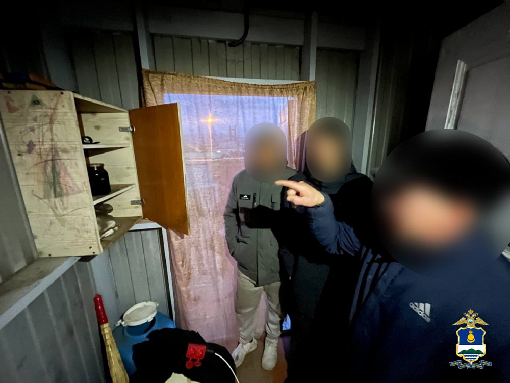 Житель Бурятии хранил коноплю в сарае для «себя любимого» Житель Бурятии хранил коноплю в сарае для «себя любимого»
