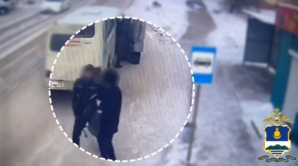 В Улан-Удэ пассажир маршрутки обчистил водителя В Улан-Удэ пассажир маршрутки обчистил водителя