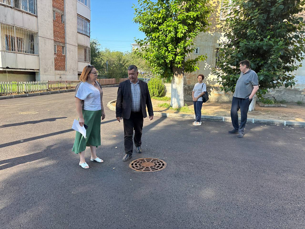 В Улан-Удэ идет приёмка отремонтированных дворов В Улан-Удэ идет приёмка отремонтированных дворов