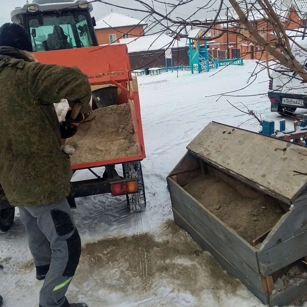 Зима близко: мэр Улан-Удэ поручил запастись песком