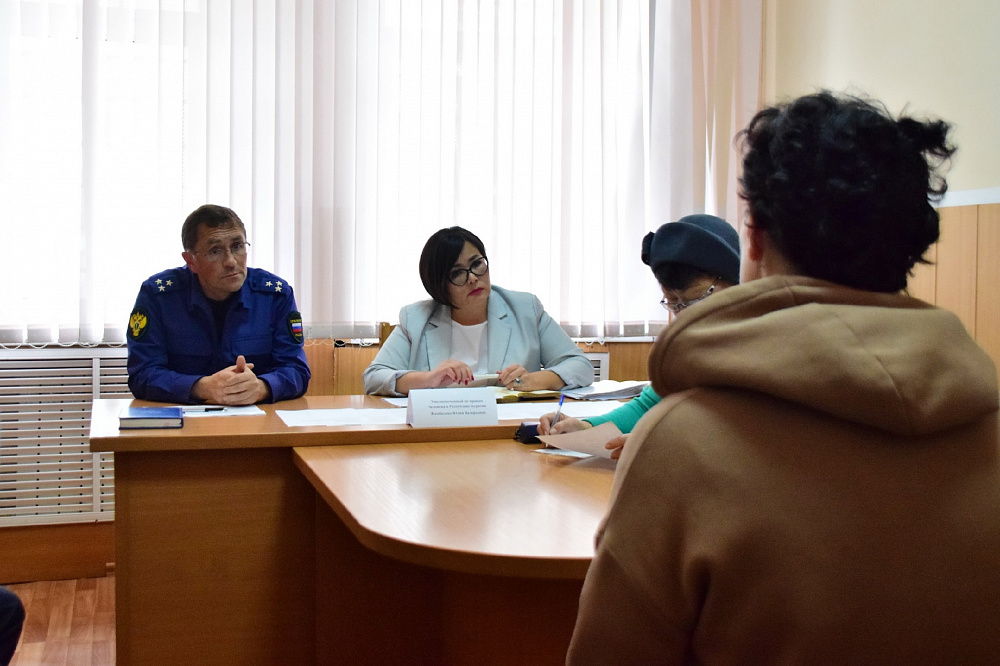 В Бурятии осужденные за «самоволку» военнослужащие обратились за помощью к омбудсмену В Бурятии осужденные за «самоволку» военнослужащие обратились за помощью к омбудсмену