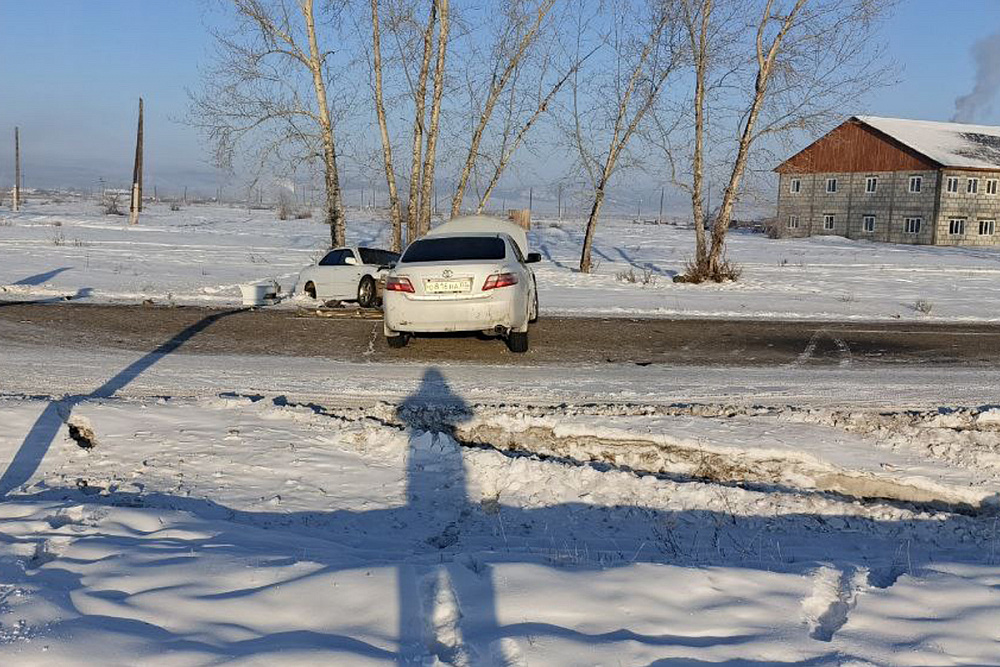 В Бурятии в лобовом ДТП пострадали три человека В Бурятии в лобовом ДТП пострадали три человека