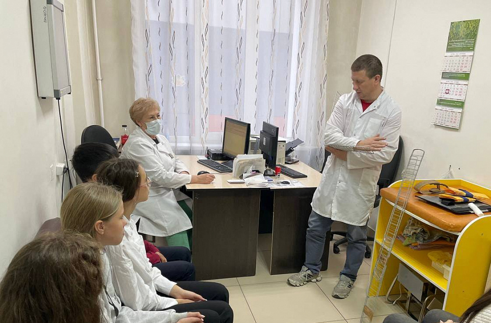 В Улан-Удэ врач избавил девочку от врождённого вывиха плечевого сустава В Улан-Удэ врач избавил девочку от врождённого вывиха плечевого сустава