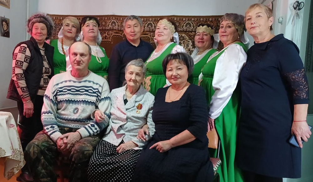 В Бурятии труженица тыла отметила 95-летний юбилей В Бурятии труженица тыла отметила 95-летний юбилей