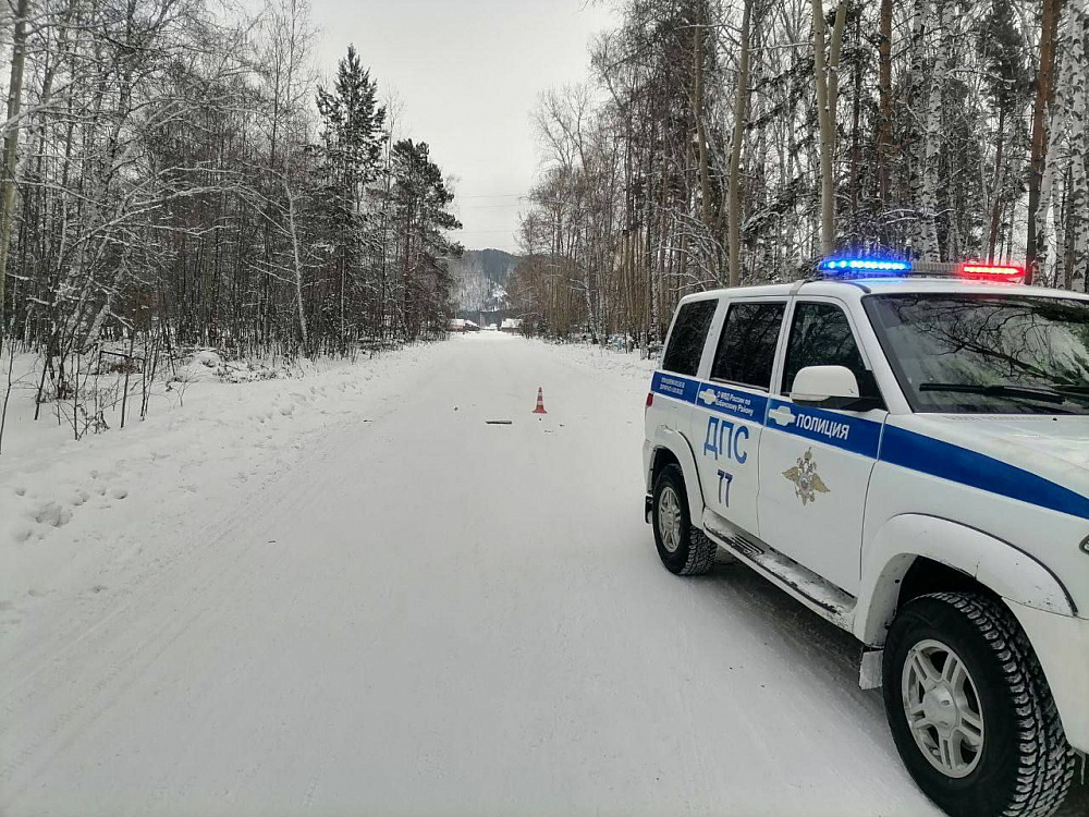 В Бурятии 19-летний парень на Жигулях прокатил подростка на капоте В Бурятии 19-летний парень на Жигулях прокатил подростка на капоте