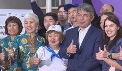 Волонтёры Бурятии научили Алексея Цыденова делать массаж сердца