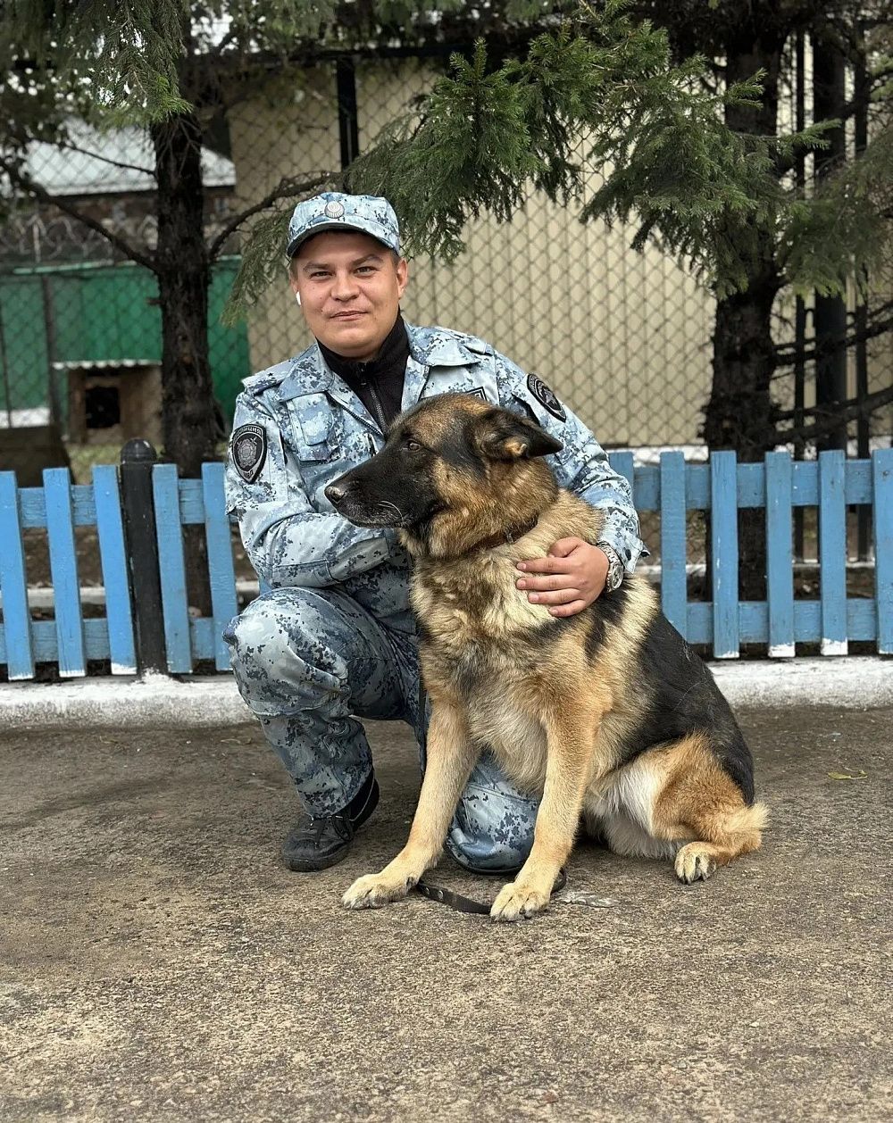 Уланудэнец вынес обогреватель в коридор. Потом искать технику помогала собака