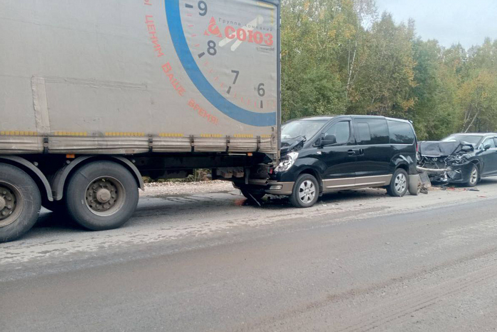 В Бурятии водитель "Лексуса" устроил массовое ДТП В Бурятии водитель "Лексуса" устроил массовое ДТП